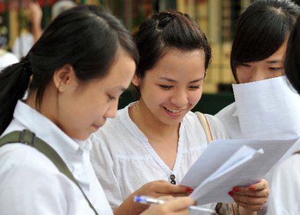 “Vot” thi sinh, nhieu truong dua nhau tiep thi