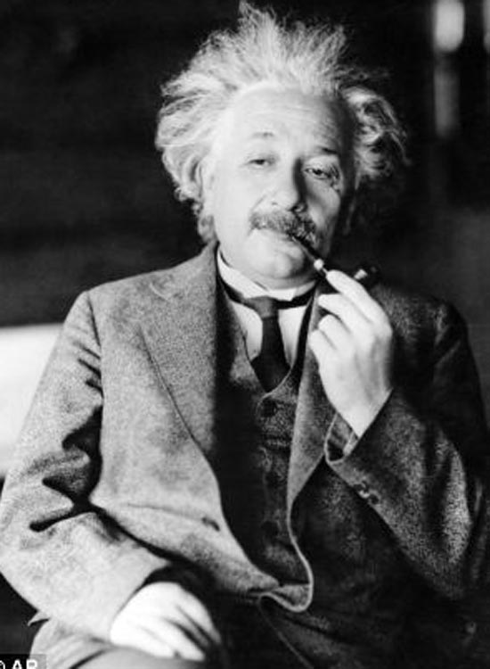 Cô bé 12 tuổi có IQ cao hơn nhà khoa học thiên tài Einstein 