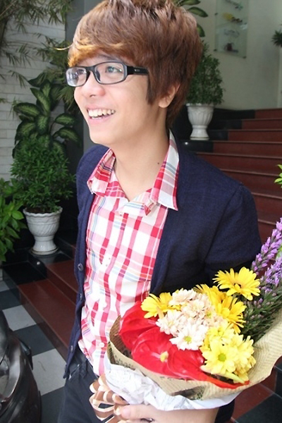 bui-anh-tuan-2-jpg-1350298009_480x0.jpg