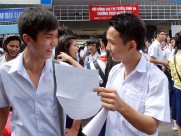 Đề thi lớp 6 học kì 1 môn tiếng anh năm 2012 đề số 30