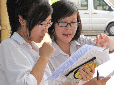 Thí sinh dự thi tuyển sinh ĐH năm 2012 - Ảnh: Internet Chi tieu tuyen sinh dai hoc kien truc tp hcm 2013