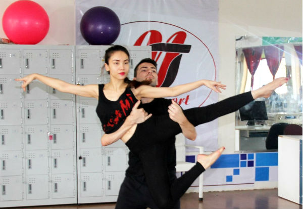 Top 3 miệt mài luyện tập cho đêm chung kết Bước nhảy hoàn vũ 2013   Buoc nhay hoan vu 2013