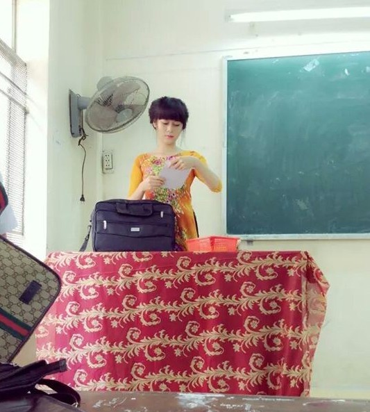 http://images.tuyensinh247.com/picture/article/2014/1002/ngam-ve-dep-co-giao-9x-xinh-nhu-hotgirl_1412234430_1.jpg