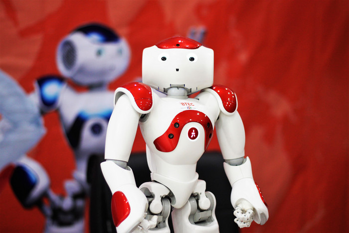 BTEC FPT chinh thuc dua Robot vao giang duong va tu van tuyen sinh