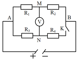 Những linh kiện đơn giản như R1, R2 cũng có thể được sử dụng để tạo ra một mạch điện phức tạp. Hãy xem hình vẽ để hiểu rõ hơn về sự kết nối giữa chúng. Bạn sẽ nhận thấy rằng mỗi linh kiện đều đóng vai trò quan trọng trong việc tạo thành một mạch điện hoạt động.