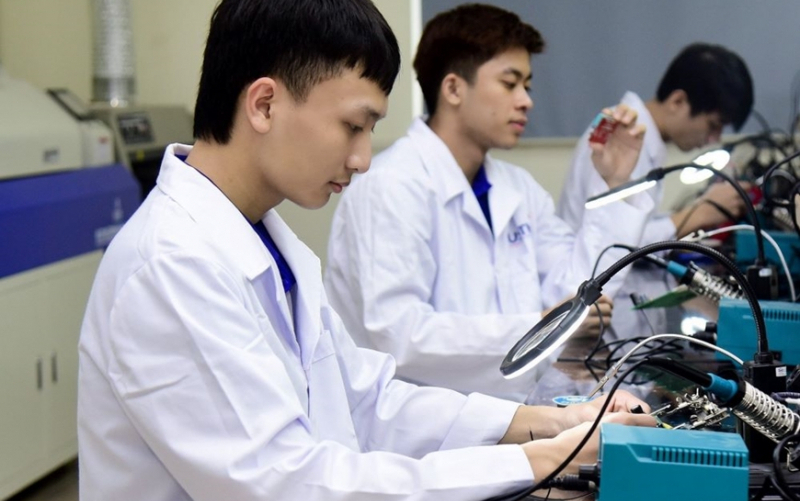 Chinh thuc: Hoc sinh dat 8 diem Toan moi duoc hoc vi mach ban dan
