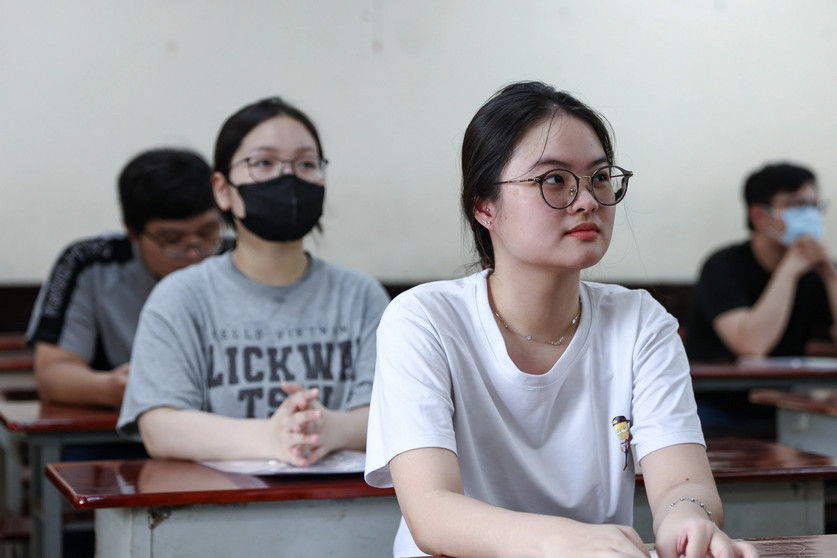 Du doan pho diem tot nghiep THPT mon Van 2025 tu 6 - 7