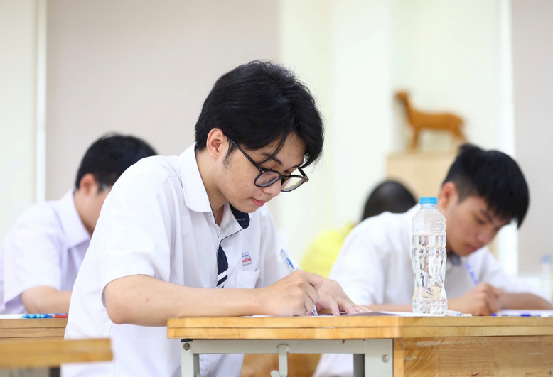 Diem san xet tuyen truong Dai hoc Kinh te - DHQGHN 2025