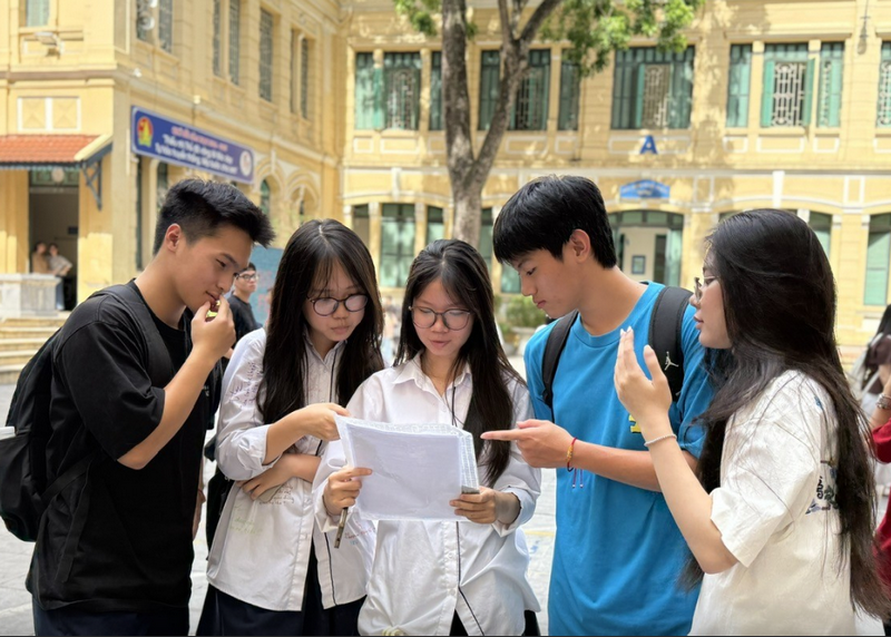 Hon 147.000 hoc sinh do dai hoc nhung bo