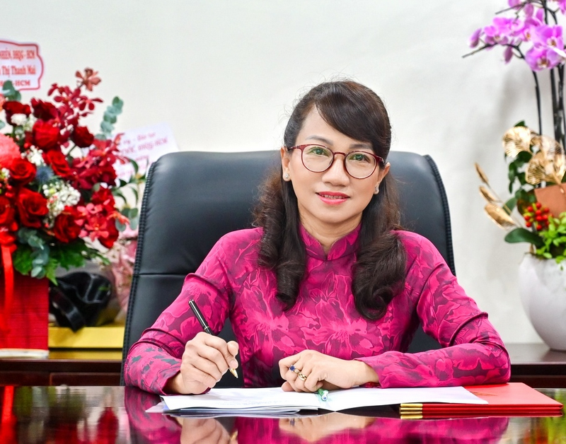 Dai hoc Quoc gia TP.HCM co nu Giam doc dau tien