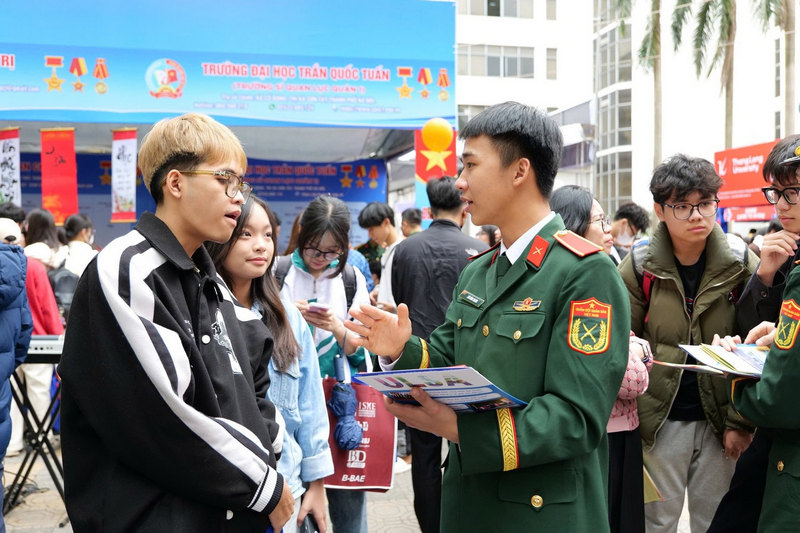 Nhieu truong Quan doi khong xet tuyen thi sinh can thi