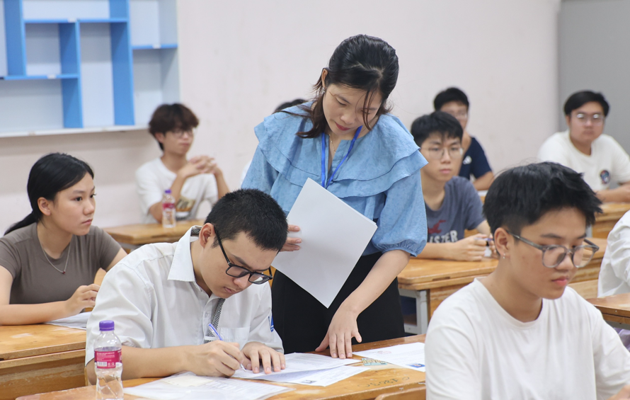 Thieu 1 cot diem hoc ba: Thi sinh co duoc xet tuyen Dai hoc khong?