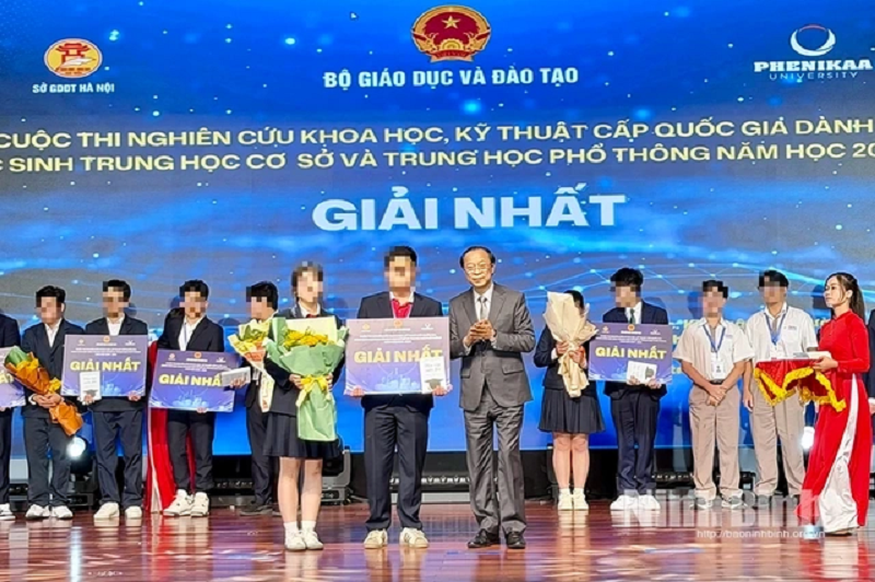 Giai nhat khoa hoc ky thuat cua hoc sinh Ninh Binh khong dao van
