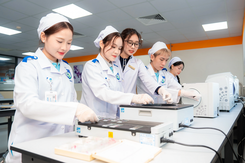 TP HCM co them truong dao tao nganh Y ngoai cong lap