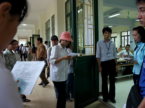 Dap an de thi cao dang khoi C nam 2012