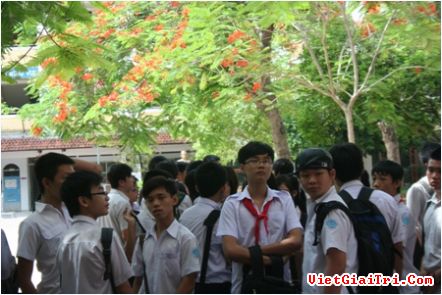 De thi lop 9 hoc ki 2 mon tieng anh de so 8