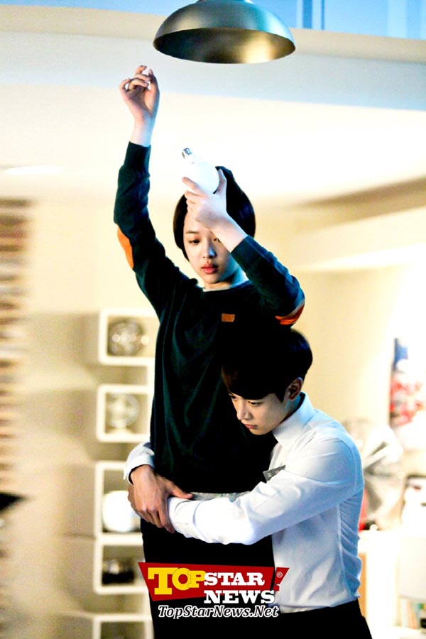 om-tu-sau-lung-mot-nong-hoi-cua-drama-han