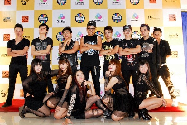Gặp nhóm nhảy Việt gây sốt với màn cover Gangnam Style 3