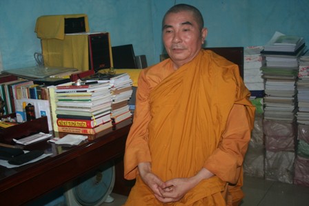 \'Nguoi xuat gia khong khoa moi de the hien tinh cam\