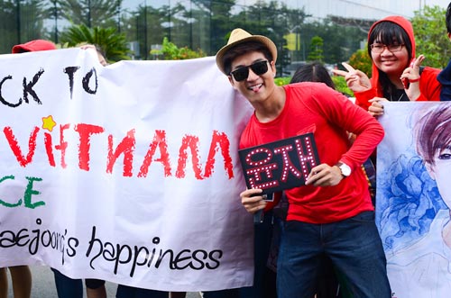 Jaejoong toi Viet Nam xuat hien voi bit khau trang khien fan Viet hut hang