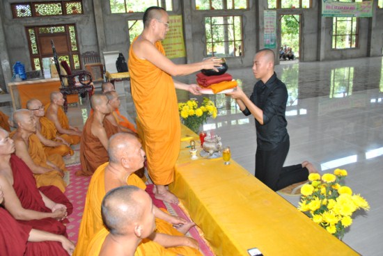 \'Nha su khoa moi\' Mr Dam da hoan tuc xin ra khoi chua