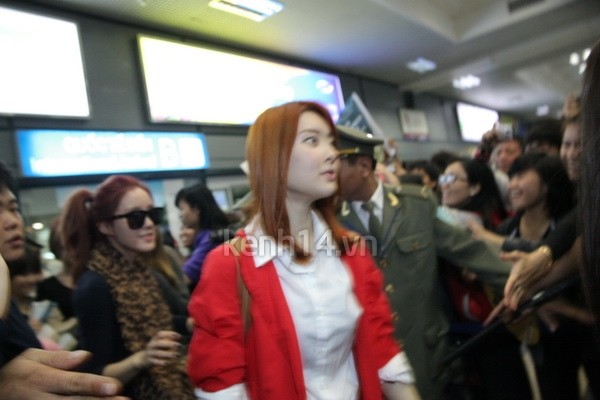 T-Ara rạng rỡ xuất hiện tại Hà Nội giữa vòng vây của fan 8