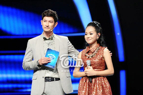 Vietnam Idol Mỹ Tâm bật khóc khi Hoàng Quyên lọt top nguy hiểm