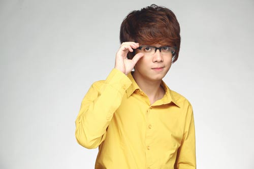 Bui Anh Tuan \'khoc\' vi phai xa bo me