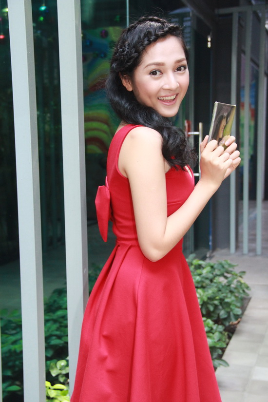 Bao Anh cuoi rang ro ra mat single \