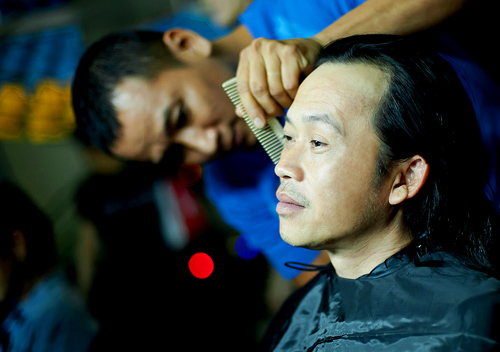 Hau truong Hoai Linh gia Tuan Ngoc