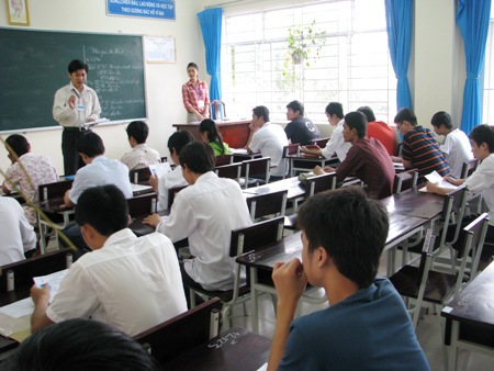 Thí sinh dự thi đại học năm 2012.