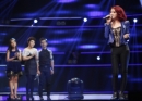 Hương Giang Idol ra về với 30 triệu đồng từ quán quân Vietnam Idol 2012