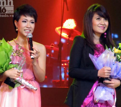 Giai thuong tien ty Bai hat yeu thich: Tung Duong, Uyen Linh len tieng