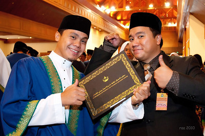 Chuong trinh hoc bong Chinh phu Brunei Darussalam nam 2013