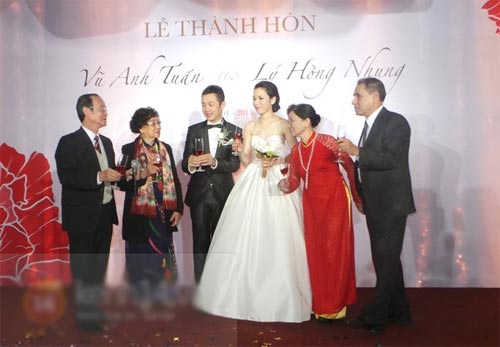 Anh le thanh hon cua MC Anh Tuan gay bat ngo