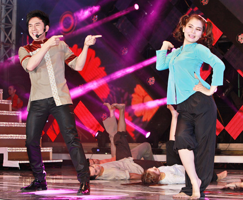 Liveshow hoanh trang, MC viet kieu la nguoi yeu Dan Truong o Duc