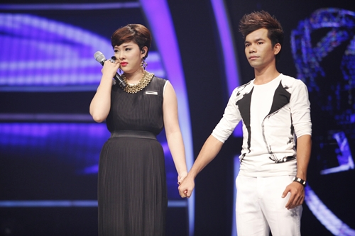 Bao Tram hai long khi dung chan o Top 3 Vietnam Idol 2012