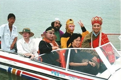 Chuyen chua biet ve Tay du ky 1986