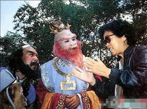 Chuyen chua biet ve Tay du ky 1986