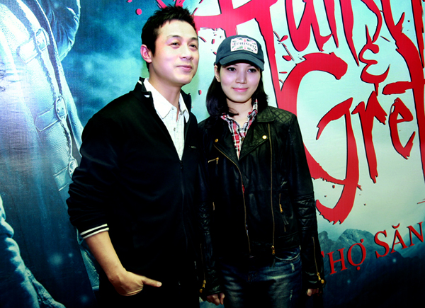 MC Anh Tuan dua vo moi di xem phim