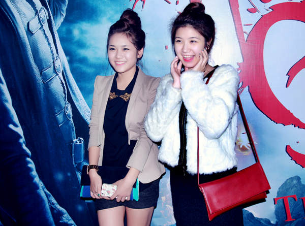 MC Anh Tuan dua vo moi di xem phim