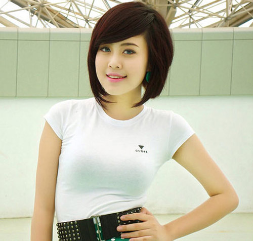 Nhung ban sao nu sinh giong sao Viet gay bat ngo