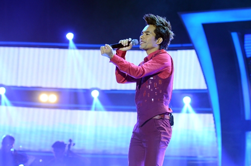 Chung ket Vietnam Idol 2012: My Tam \'dong vai ac\' day do YaSuy