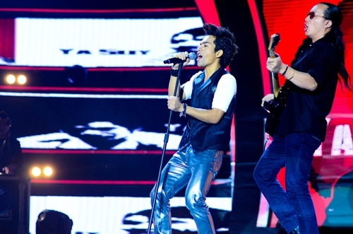Chung ket Vietnam Idol 2012: YaSuy bat ngo \'danh bai\' Hoang Quyen