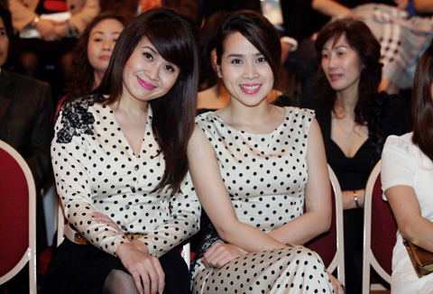 Lang giai tri Viet va nhung cap anh chi em ruot thit dang rat hot