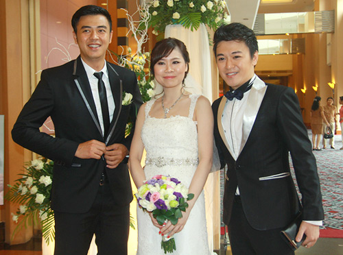 Lang giai tri Viet va nhung cap anh chi em ruot thit dang rat hot