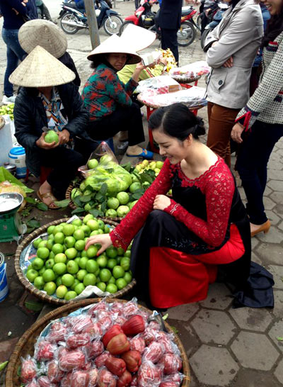 Dau nam di quang ba du lich o Nam Dinh va nhin thay hang tao ngon qua. Lynk lien vao mua cho ca doan an