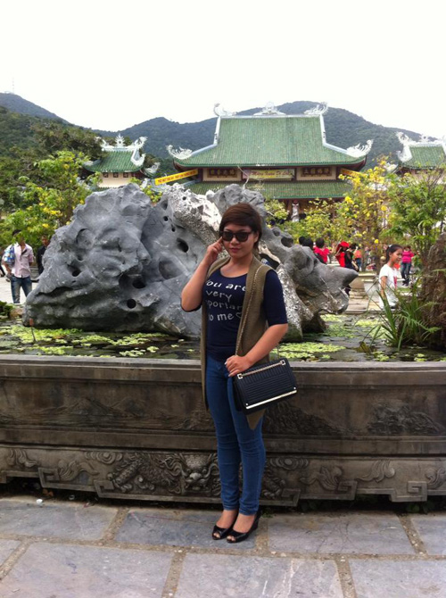 Sao Viet ron rang len chua cau may