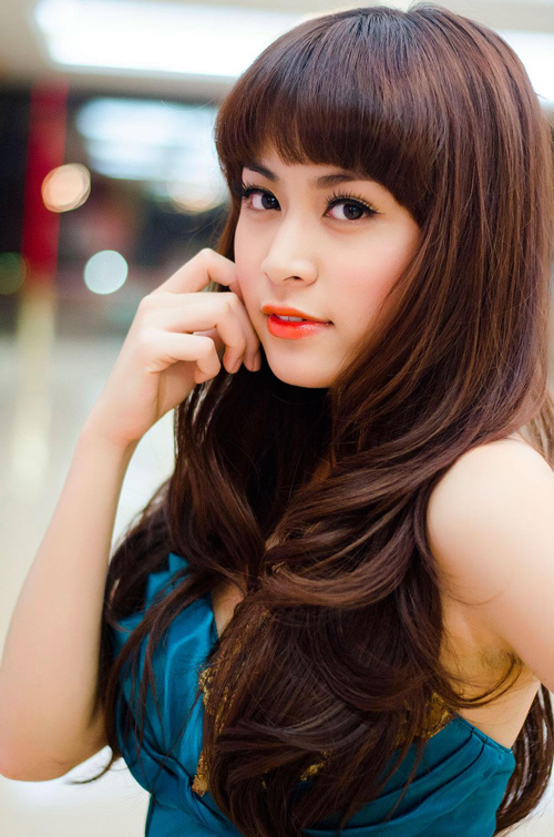 Hoàng Thùy Linh bất ngờ trẻ trung nhờ tóc mới