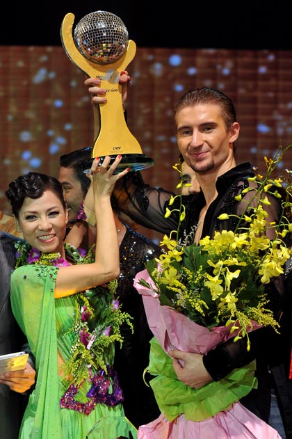 Đúng như dự đoán, Thu Minh đã lên ngôi cao nhất năm 2011